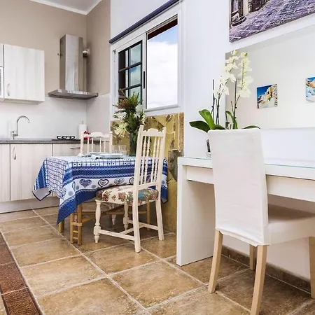 Studio In With Wonderful Mountain View Enclosed Garden And Wifi 12 Km From The Beach * Tuineje
