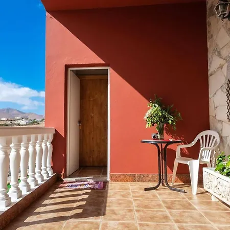 Studio In With Wonderful Mountain View Enclosed Garden And Wifi 12 Km From The Beach