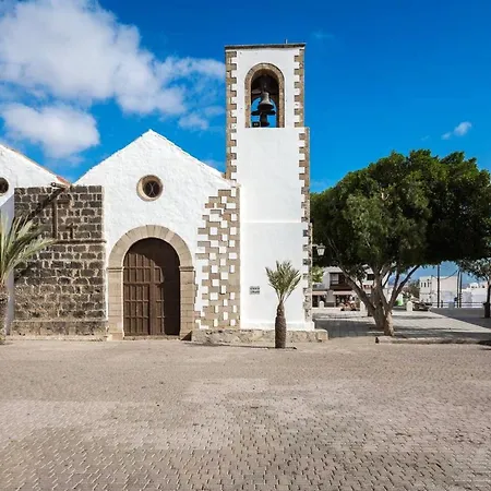 Studio In With Wonderful Mountain View Enclosed Garden And Wifi 12 Km From The Beach Apartament *